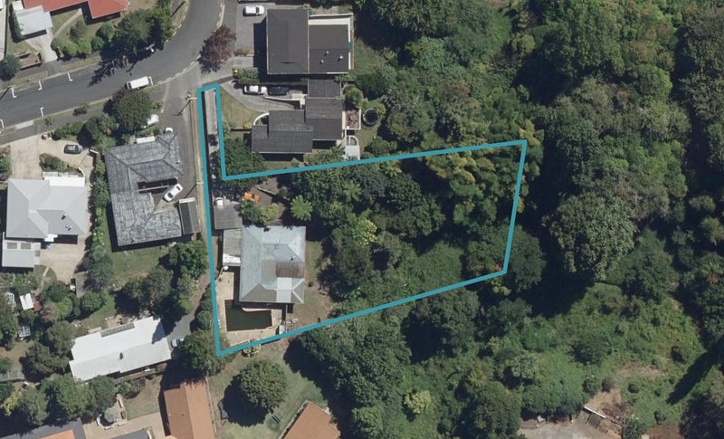 12 Chartwell Crescent, Chartwell, Hamilton - Carousel 1