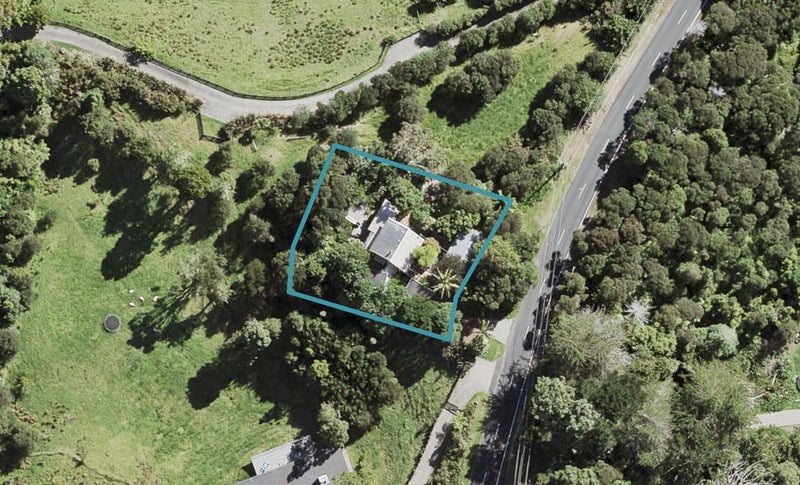 53 Parker Road, Oratia, Auckland - Carousel 1