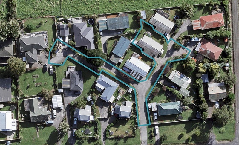 2/55C Springs Road, Parakai, Helensville - Carousel 1