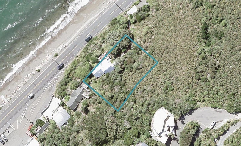 512 Marine Drive, Sunshine Bay, Lower Hutt - Carousel 1