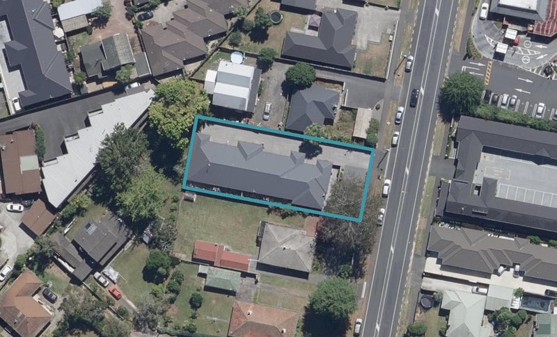 2/15 Brooklyn Road, Claudelands, Hamilton - Carousel 1