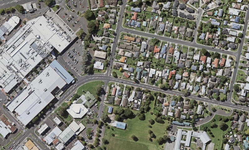 7/2 Reeves Road, Pakuranga, Auckland - Carousel 1