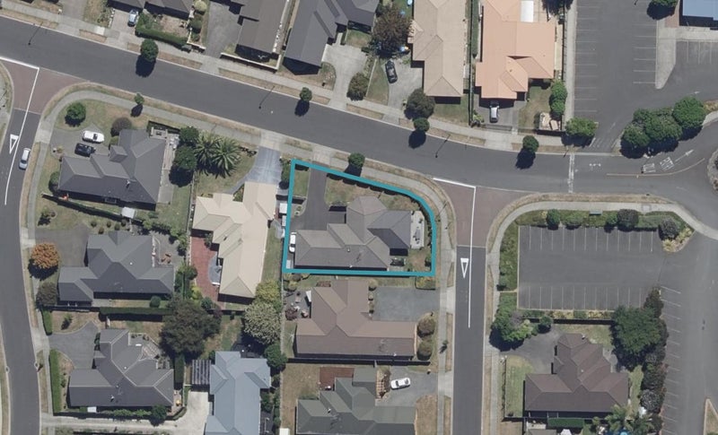 12 Strathmore Drive, Rototuna, Hamilton - Carousel 1