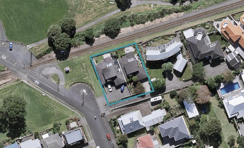 1/3 Belt Road, Moturoa, New Plymouth - Carousel 1