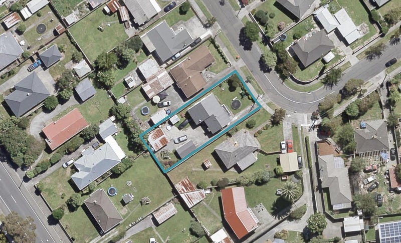 13 Davis Crescent, Elderslea, Upper Hutt - Carousel 1