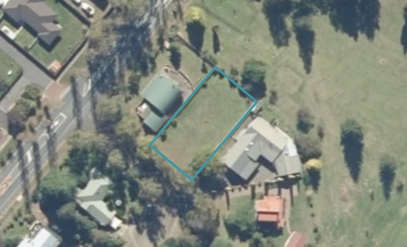 2 Tohe Cul, Taupo - Carousel 1