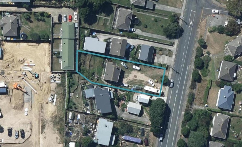 39 Dimock Street, Titahi Bay, Porirua - Carousel 1