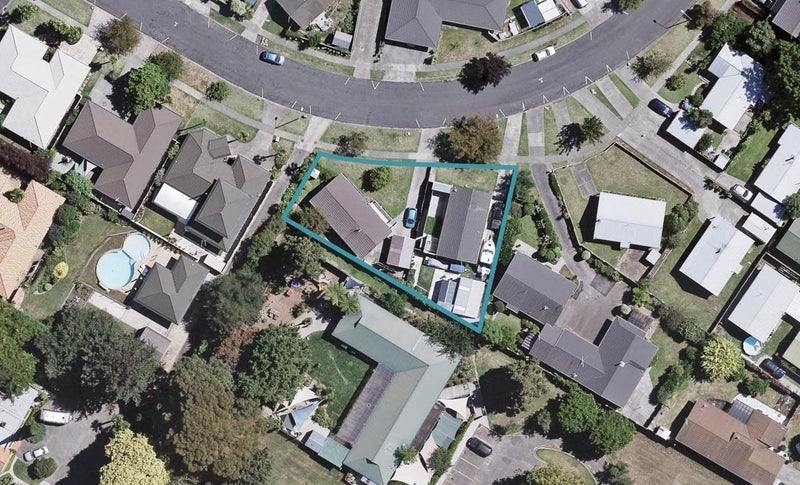 2/11 Hetley Crescent, TARADALE, NAPIER - Carousel 1