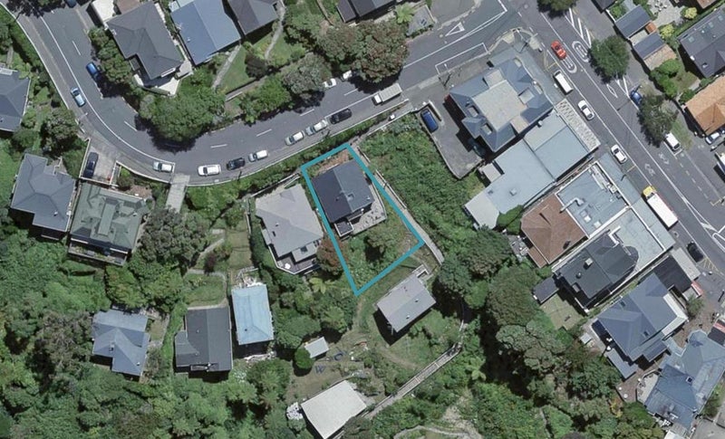 5 Plunket Street, Kelburn, Wellington - Carousel 1