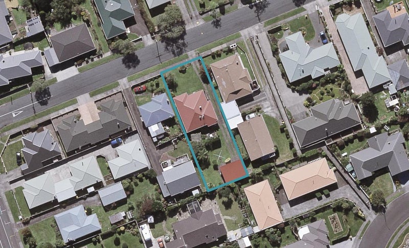 4 Turakina Street, Merrilands, New Plymouth - Carousel 1