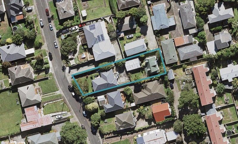 2/2 Lorraine Avenue, Owairaka, Auckland - Carousel 1