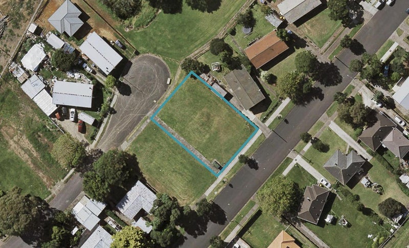 40 Gilbert Road, Ōtara, Auckland - Carousel 1