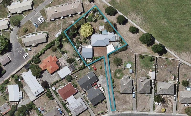 1110 Cunningham Crescent, Mayfair, Hastings - Carousel 1