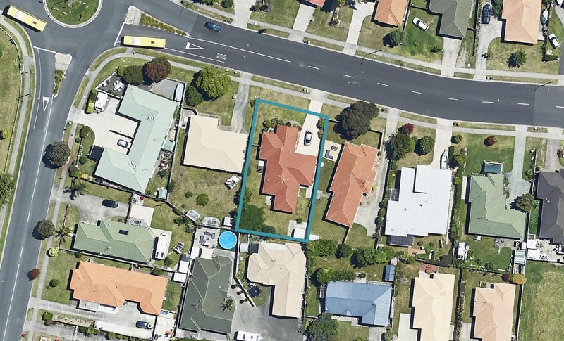 696 Grenada Street, Papamoa Beach, Papamoa - Carousel 1