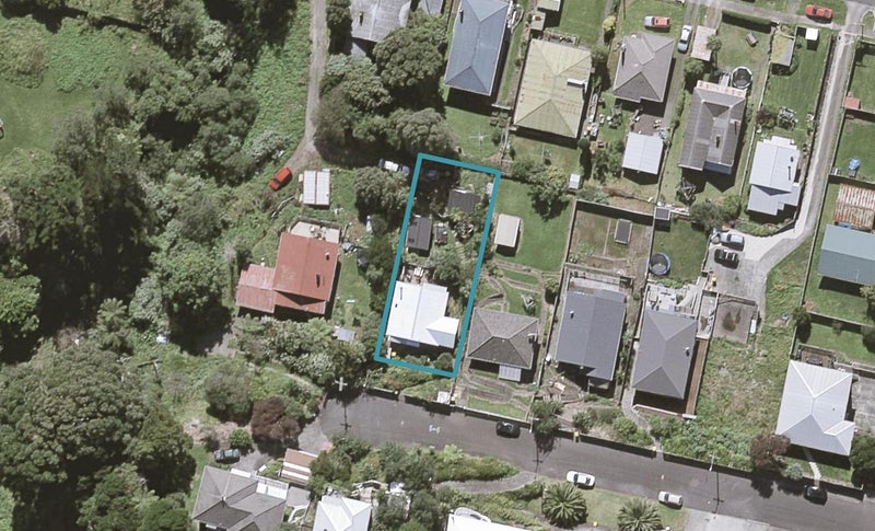 14 Weston Street, Moturoa, New Plymouth - Carousel 1