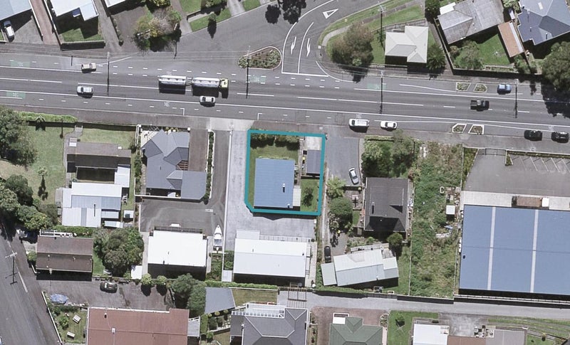 21 Breakwater Road, Moturoa, New Plymouth - Carousel 1
