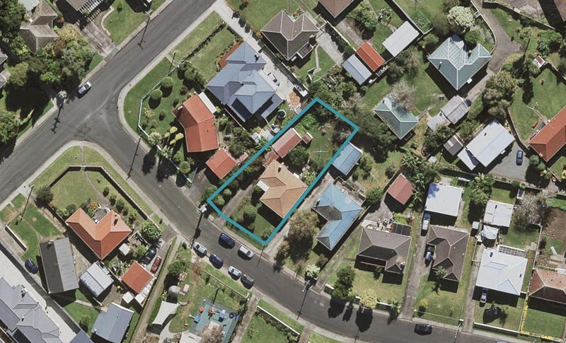 4 Beryl Place, Mangere East, Auckland - Carousel 1
