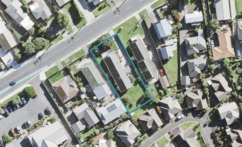 2/12 Bay Street, Red Beach, Whangaparāoa - Carousel 1