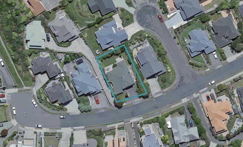 12 Derry Hill, Churton Park, Wellington - Carousel 1