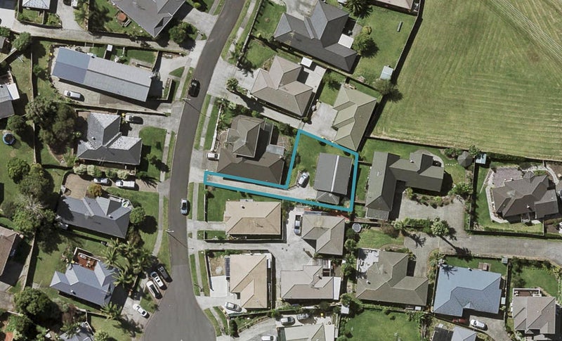 8A Lowburn Place, Clover Park, Auckland - Carousel 1