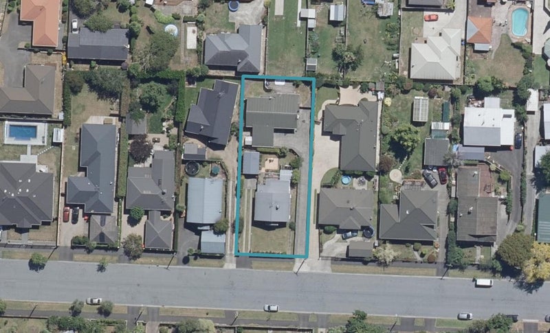 11 East Street, Claudelands, Hamilton - Carousel 1