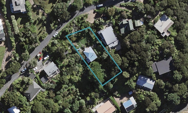 19 Giles Road, Ostend, Waiheke Island - Carousel 1