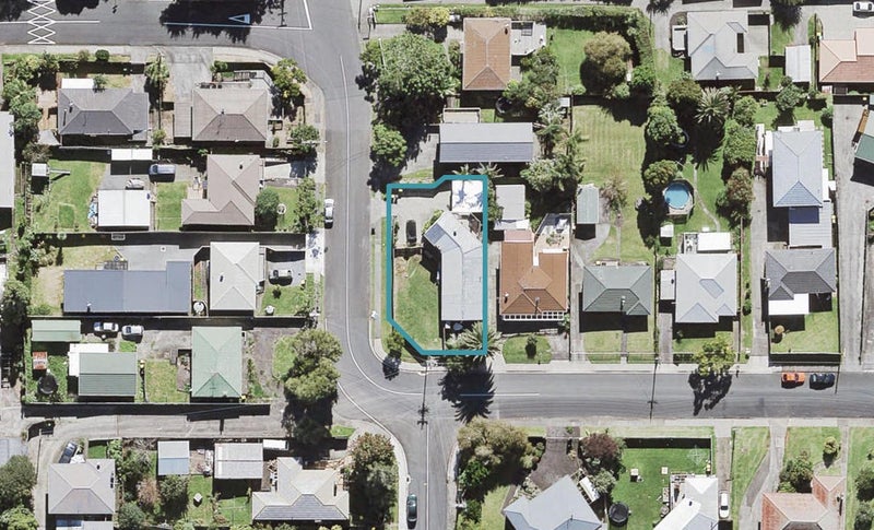 11 Blease Street, New Lynn, Auckland - Carousel 1