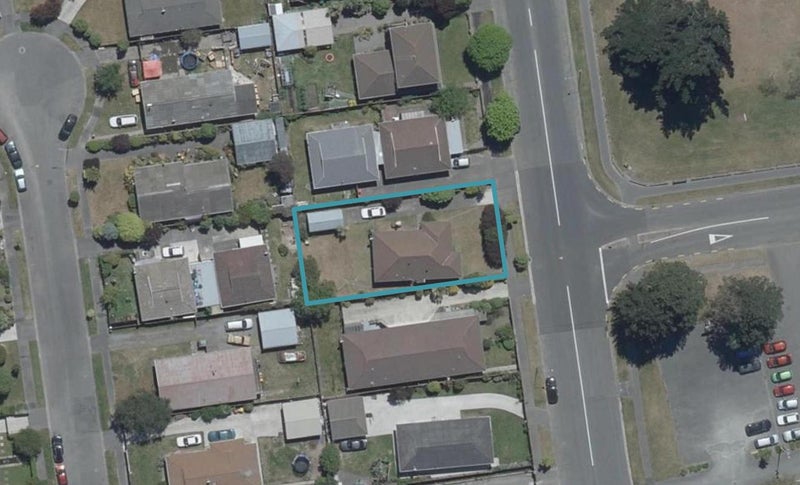 183 Queenspark Drive, Parklands, Christchurch - Carousel 1