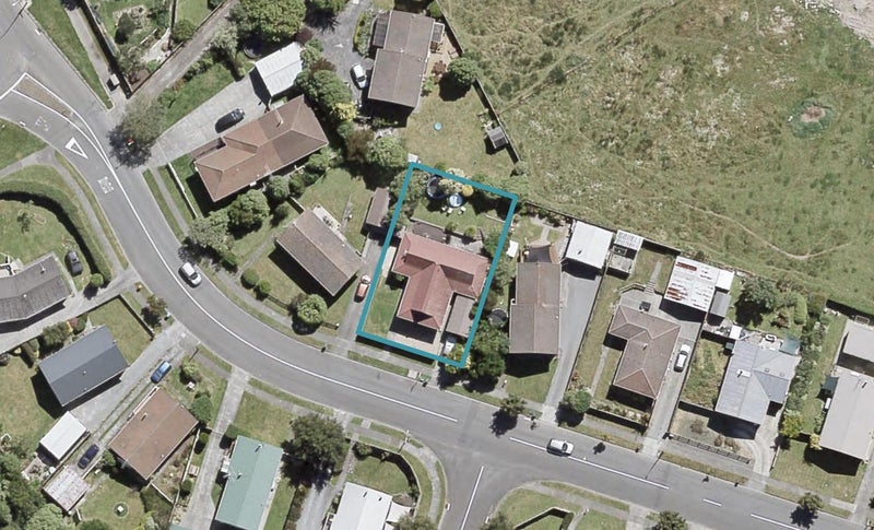 15 Topaz Street, Birchville, Upper Hutt - Carousel 1