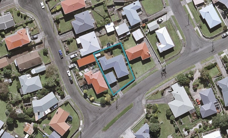 21 Rosendale Avenue, Spotswood, New Plymouth - Carousel 1