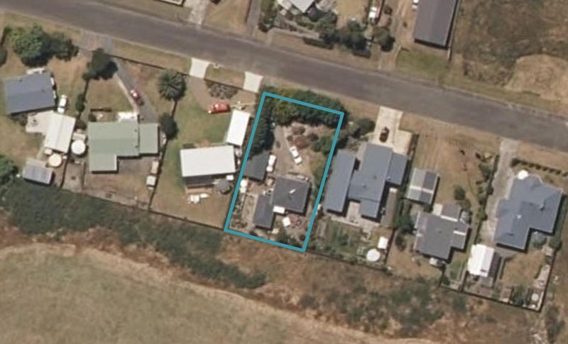 13 Ramona Avenue, Waitarere Beach, Levin - Carousel 1