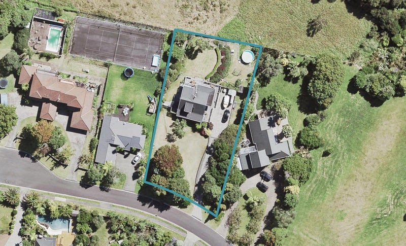 17 Laingfield Terrace, Laingholm, Auckland - Carousel 1