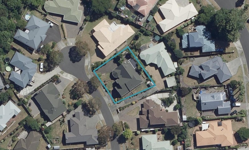12 Guernsey Place, Grandview Heights, Hamilton - Carousel 1