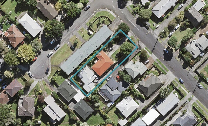 1/16 Beatrice Avenue, Hillcrest, Auckland - Carousel 1