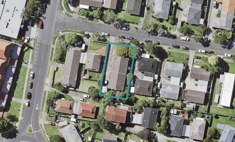 1/3 Ballater Place, Highland Park, Auckland - Carousel 1