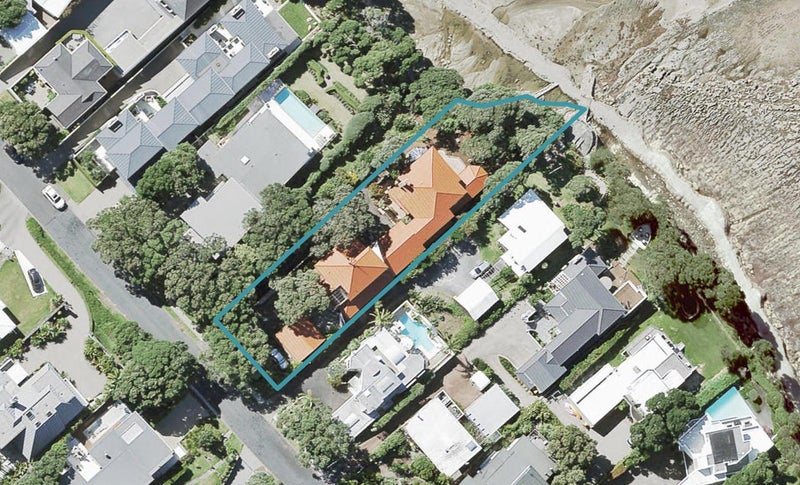 1/40 Whitby Crescent, Mairangi Bay, Auckland - Carousel 1