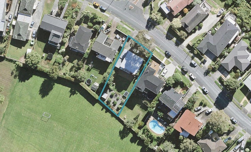 28 Sartors Avenue, Northcross, Auckland - Carousel 1