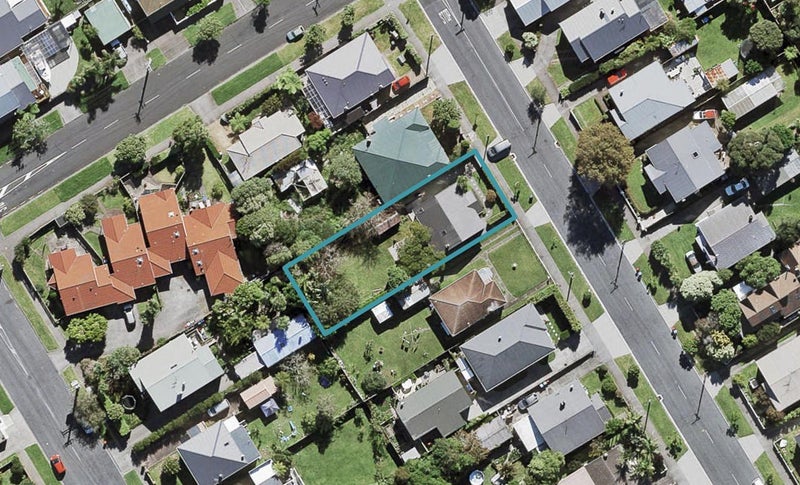 24 Moa Road, Point Chevalier, Auckland - Carousel 1