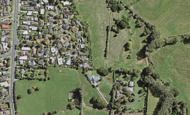 185 Otuwairoa Esplanade, Ōpaheke, Papakura - Carousel 1