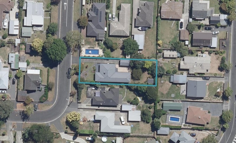 32 Young Street, Claudelands, Hamilton - Carousel 1