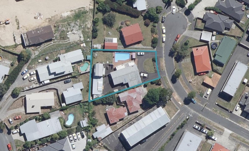 11 Tralee Place, Hillcrest, Hamilton - Carousel 1