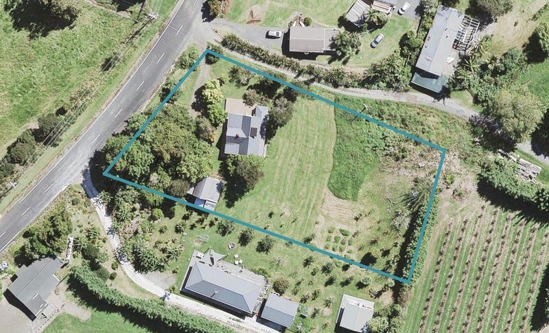 132 Parker Road, Oratia, Auckland - Carousel 1