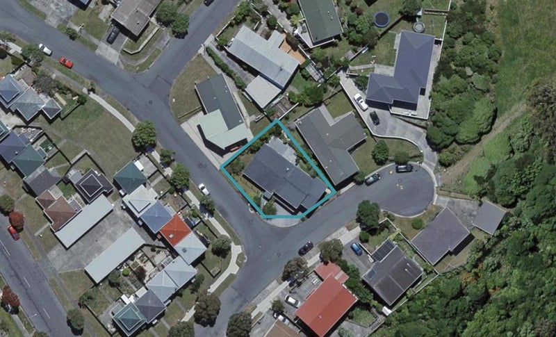 5 Aramoana Place, Maupuia, Wellington - Carousel 1