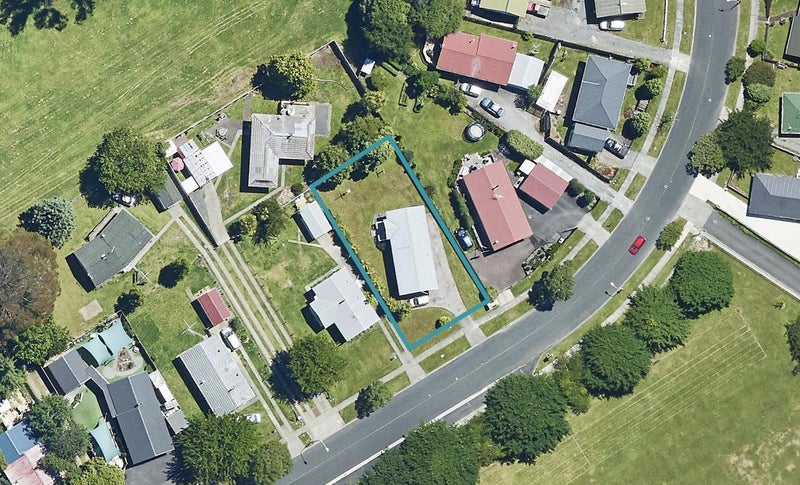 65 Aquarius Drive, Kawaha Point, Rotorua - Carousel 1