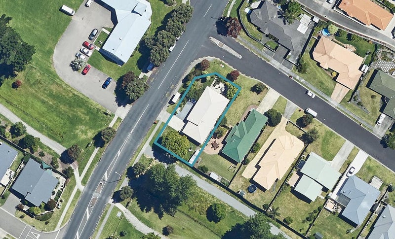 2 Webb Place, Papamoa Beach, Papamoa - Carousel 1