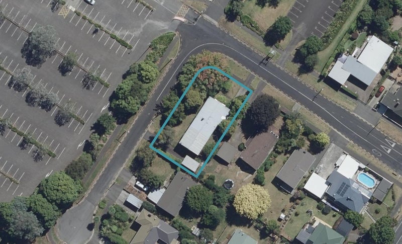 7 Moore Street, Forest Lake, Hamilton - Carousel 1