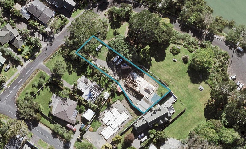 5 Twin Wharf Road, Herald Island, Auckland - Carousel 1