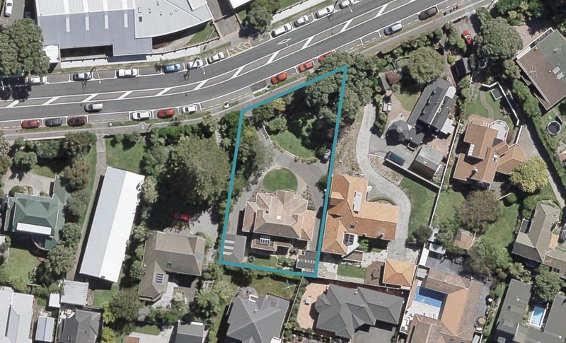 60 Kings Crescent, Hutt Central, Lower Hutt - Carousel 1