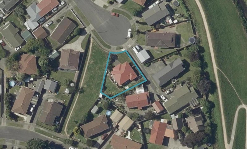 28 Willowstream Grove, Cloverlea, Palmerston North - Carousel 1
