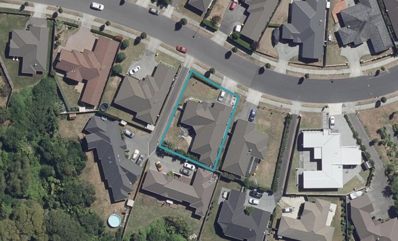 164 Saint James Drive, Huntington, Hamilton - Carousel 1